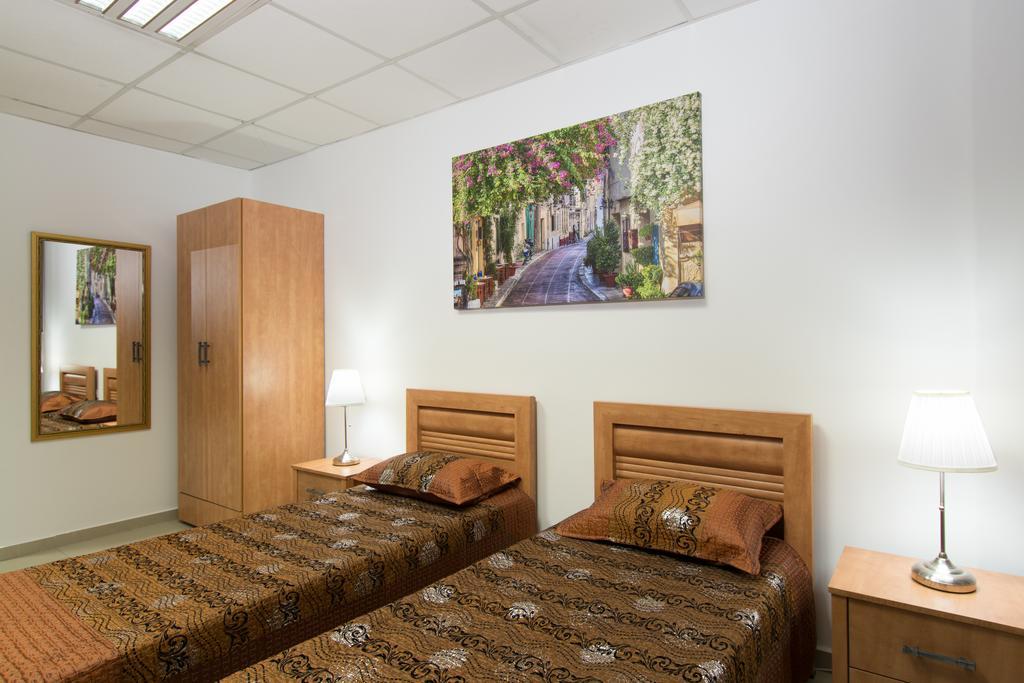 Hotel Rothschild 37 Bat Yam Quarto foto
