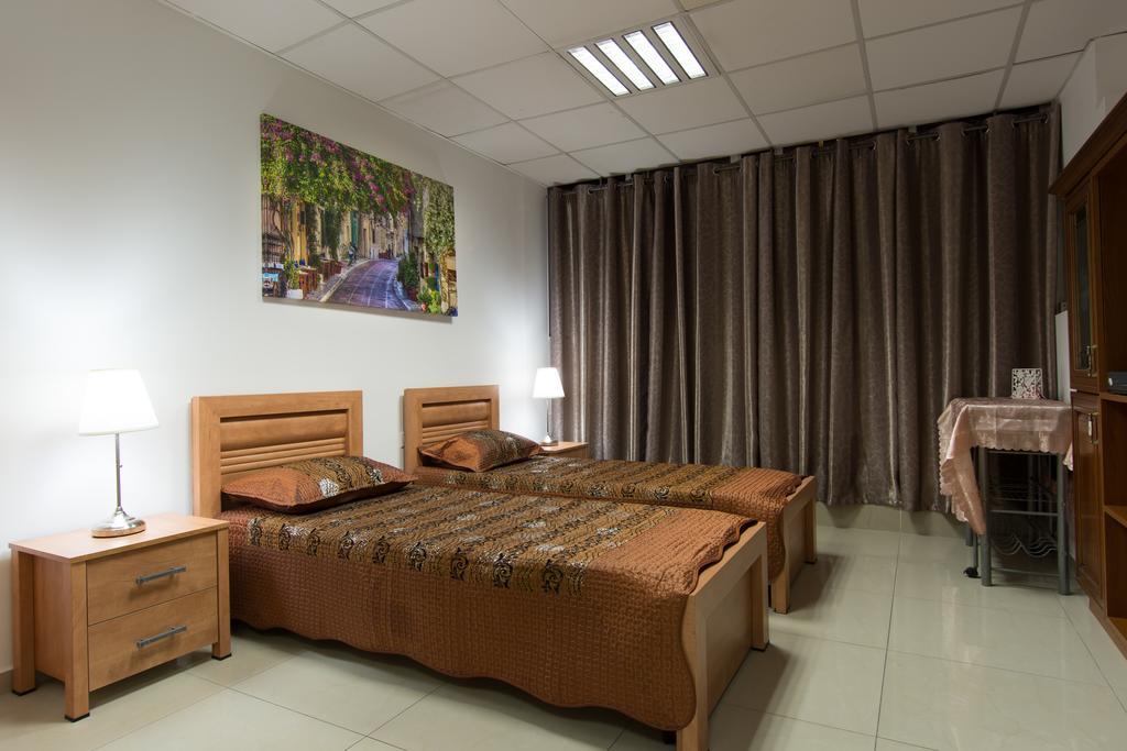 Hotel Rothschild 37 Bat Yam Quarto foto